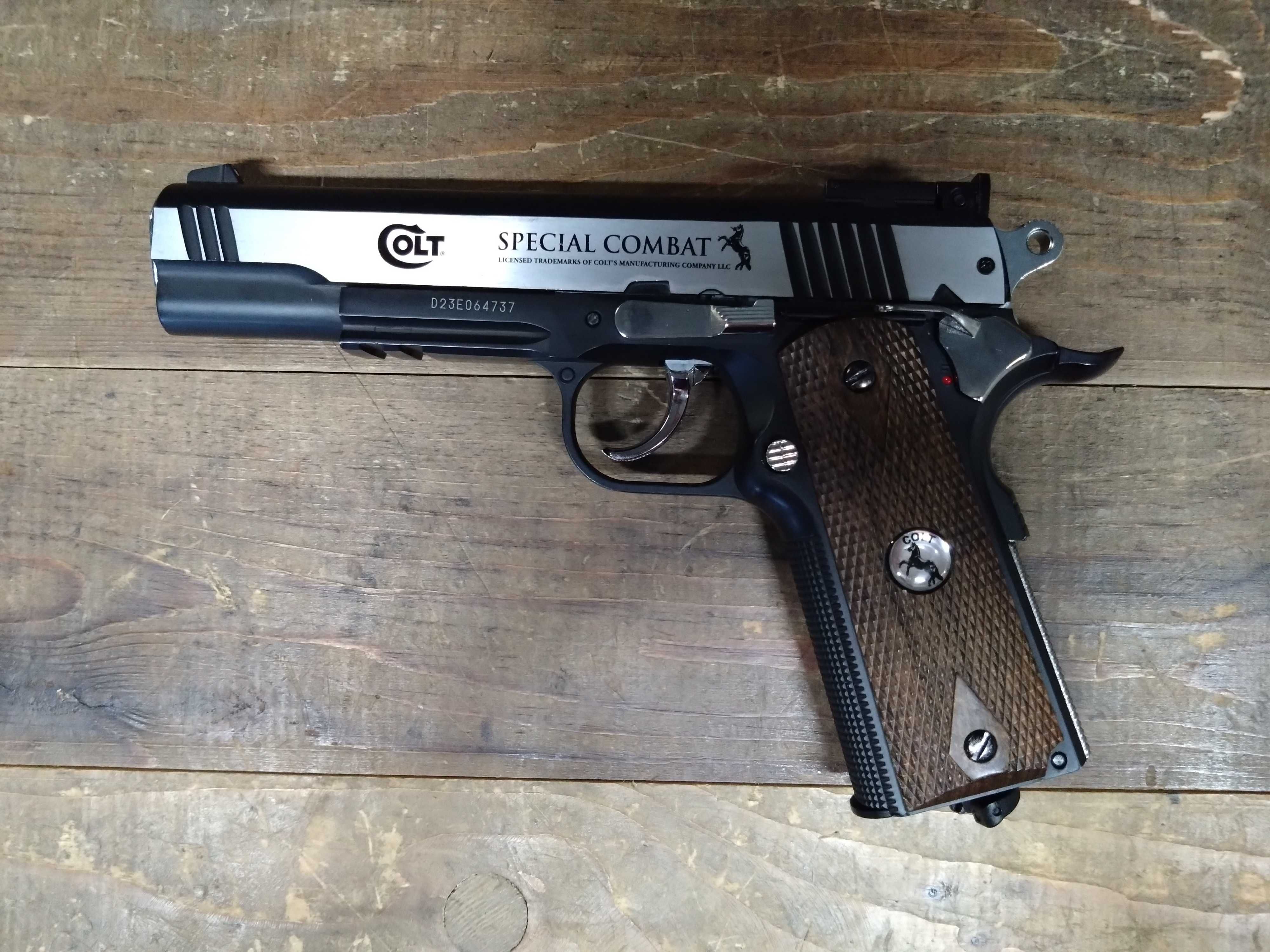 Въздушен пистолет Colt Special Combat
