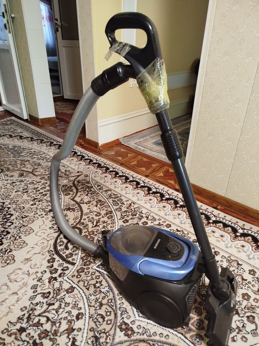 Пылесос Самсунг рабочий отлично собирает мусор