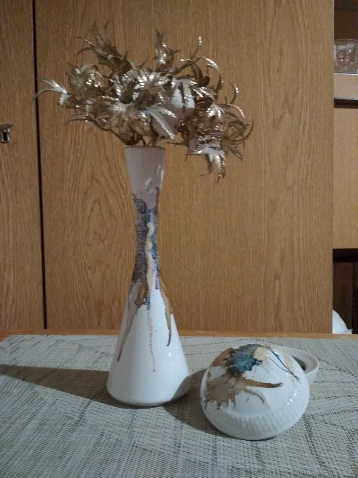 Вази, чаши и др.