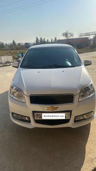 Нексия 3 сотилади