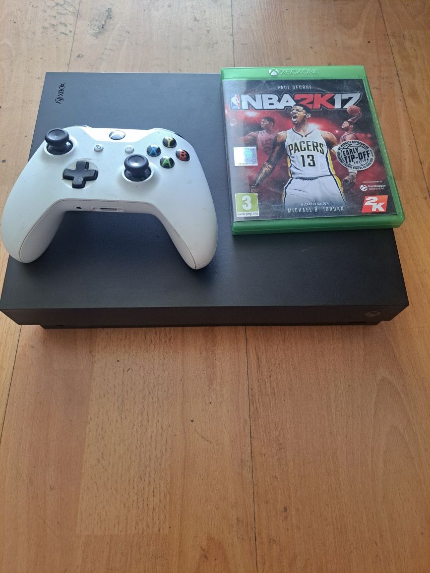 XBOX ONE X 1TB с игра