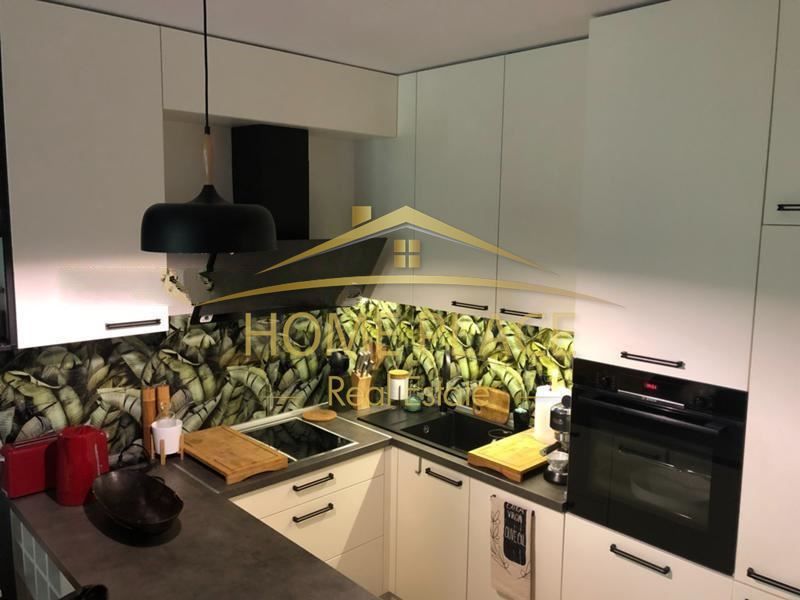 Дава се под наем Двустаен апартамент в Варна, Чайка - 68 кв.м за 918 € - Снимка #1