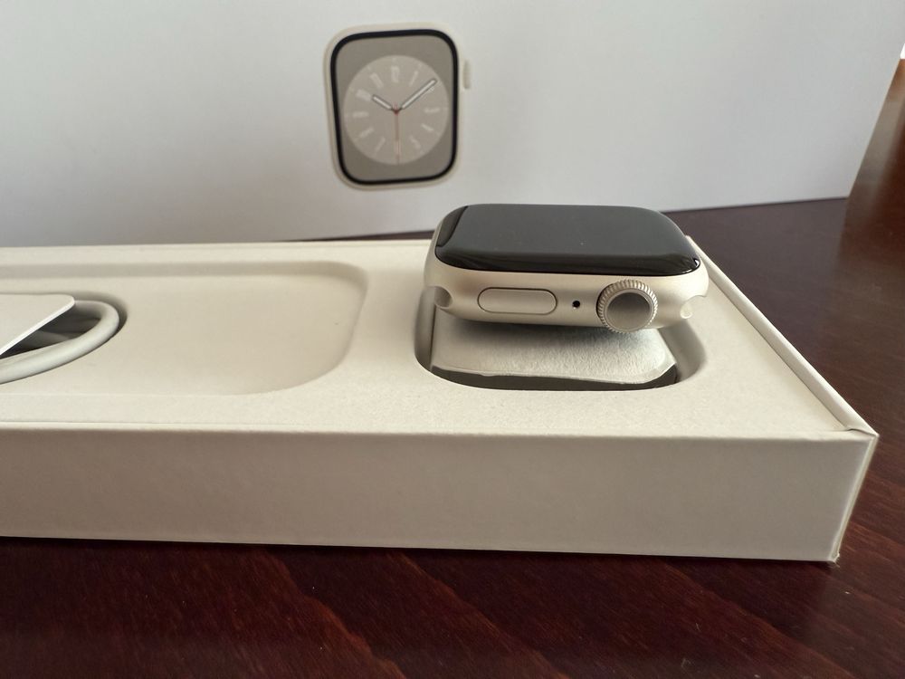 iWatch series 8, 41 мм