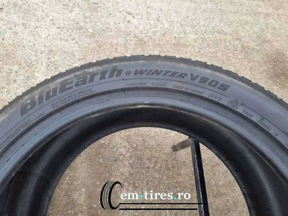 SET 2 Anvelope Iarna 275/40 R20 YOKOHAMA Blue Earth Winter V905 106V