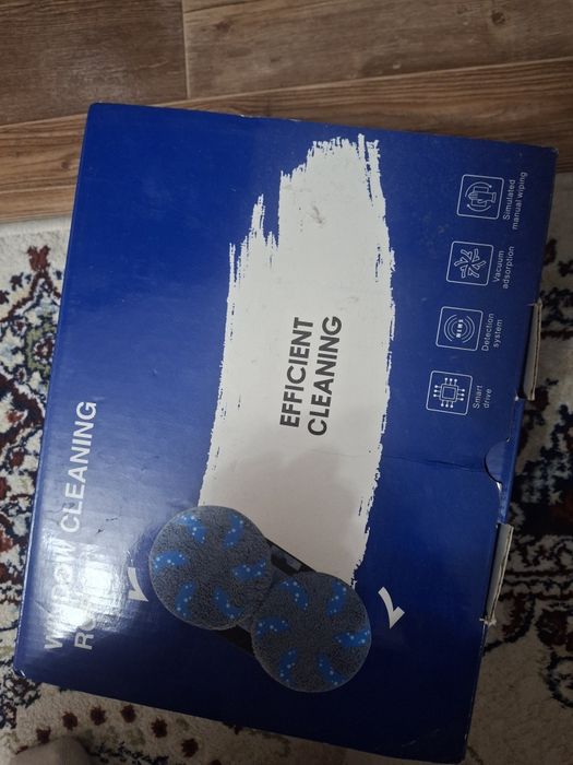 Робот мойщик окон продам.