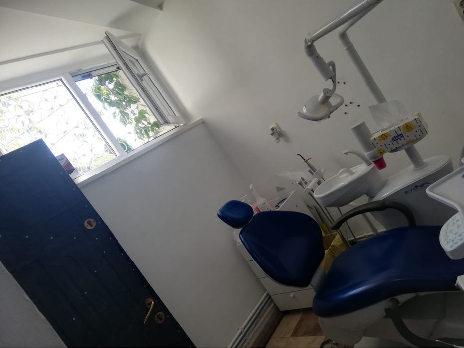 Vand spatiu in policlinica stomatologica