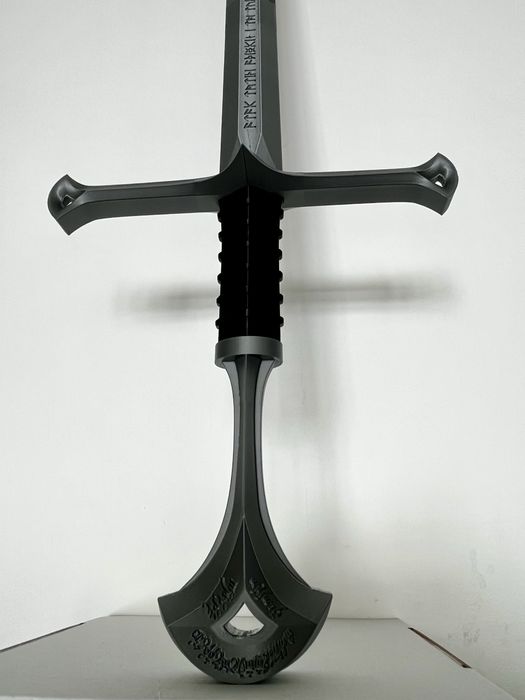 3D принтиран Anduril в реален размер