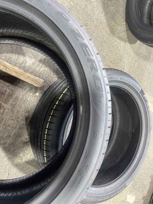 2 anvelope de vara Pirelli 295/35/22