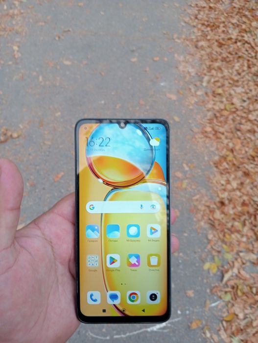 Продам телефон Redmi 13 c память 256гб