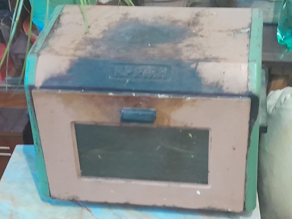 Печь духовая с противнями