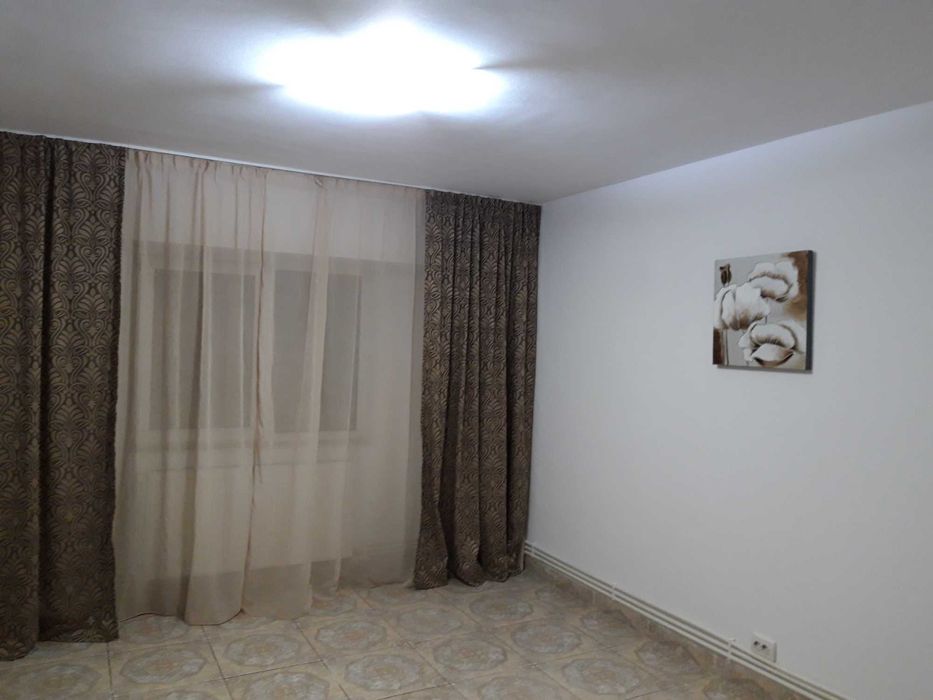 Inchiriez garsoniera/spatiu birou/cabinet/parter