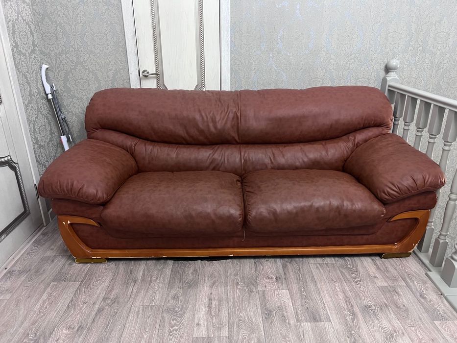 Бу диван сатылады багасы 20 мын