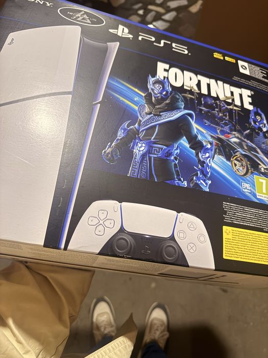 Playstation 5  slim + 2 геймпада + топовые игры как новый