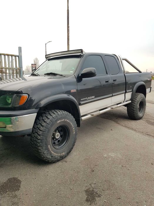 toyota tundra v 8 4x4