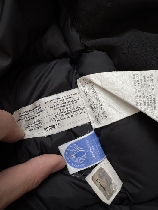 РЯДКО! Ново оригинално гуши пух яке Canada Goose Expedition Parka