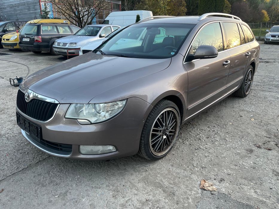 Skoda Superb Combi 2011