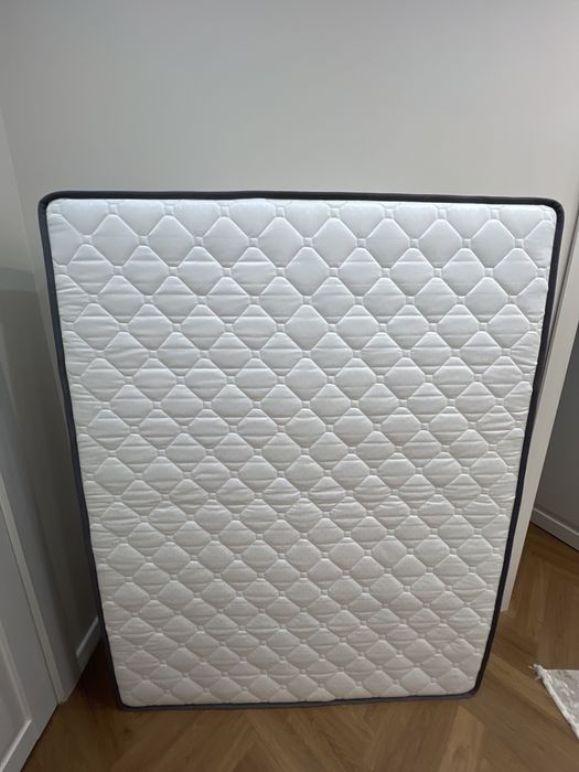 Продам матрас в новом состоянии