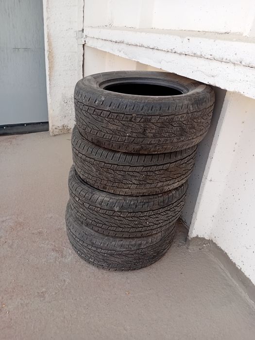 Продам комплект шин лето 18