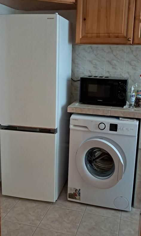 Дава се под наем Тристаен апартамент в Пловдив, Кършияка - 80 кв.м за 484.5 € - Снимка #2