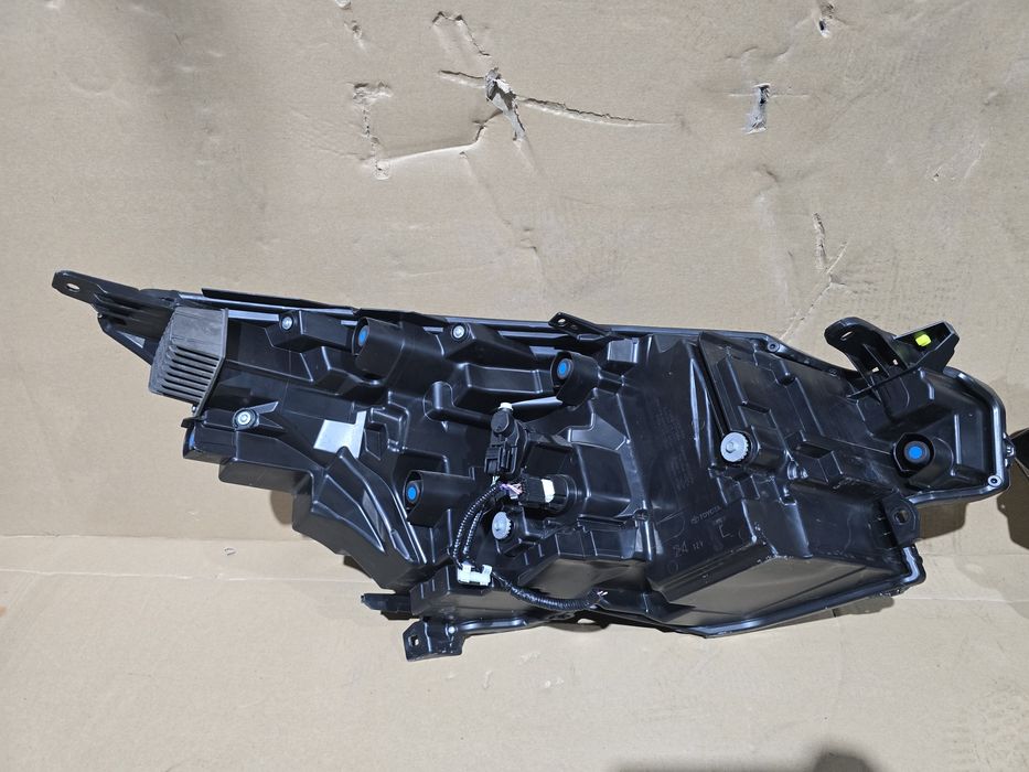 Far stinga dreapta complet toyota chr II 2025 full led