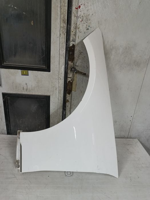 Aripa stângă fata Mercedes E Class W212