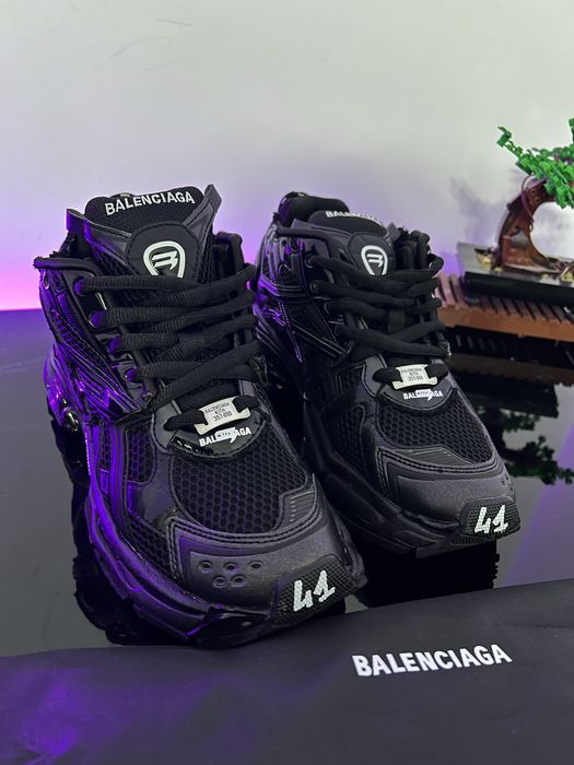Balenciaga runner