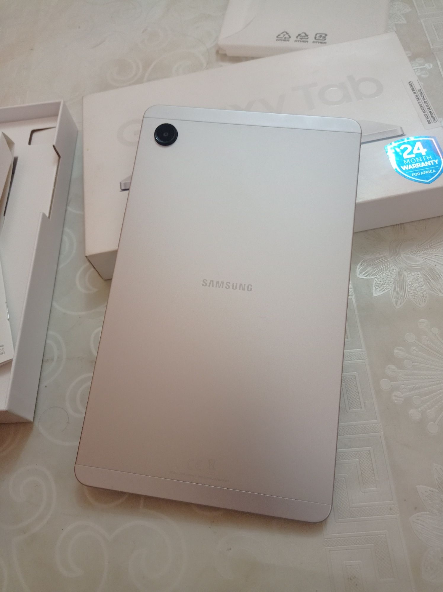 Планшет зудлик билан сотилади. Пакет очлмаган Galaxy Tab A9