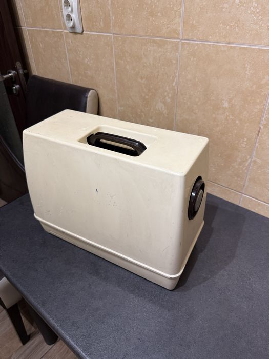 Masina de cusut brodat surfilat automata Pfaff Kayser coase la gros