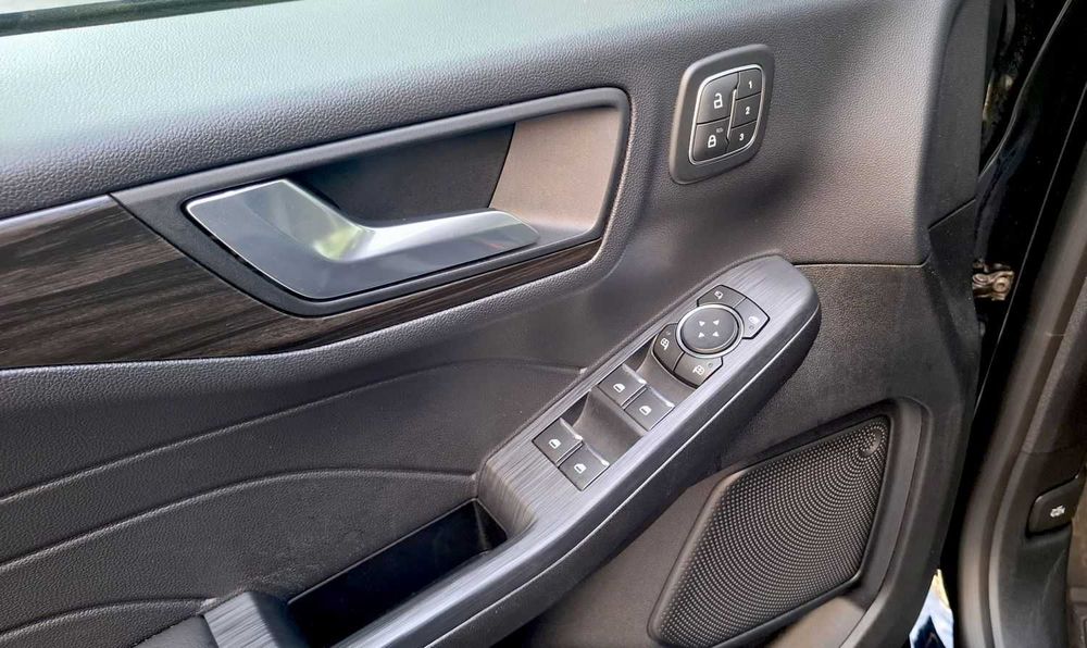 Ford Kuga Vignale 2.5l Plug IN Hybrid