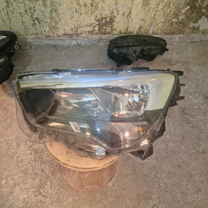 Opel Combo E 2020 ляв фар