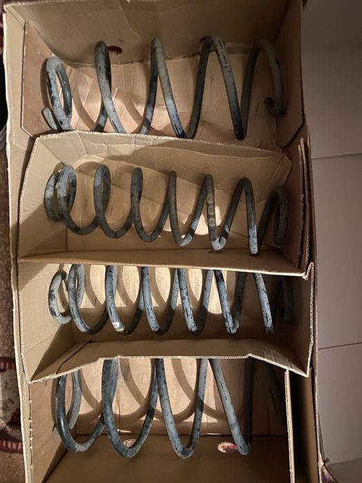 Пружини от Vw Golf 5 1.9 TDI Голф