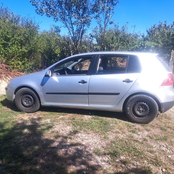 Golf 5 vând sau schimb