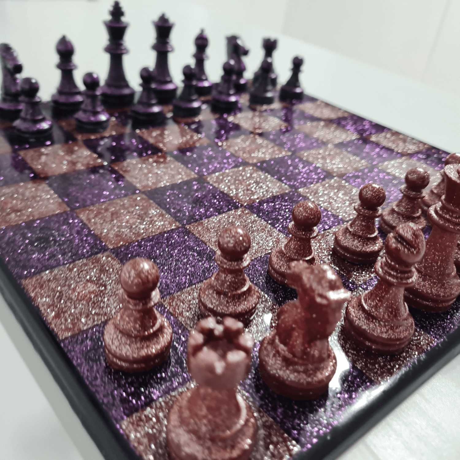 Tablă de Șah Magnetică Handmade din Rășină Epoxidică cu Sclipici