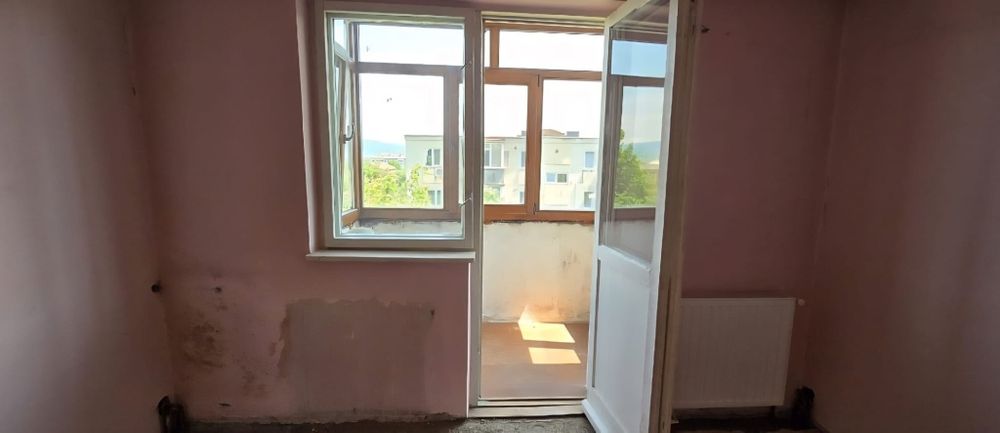 Vand apartament zona armatei
