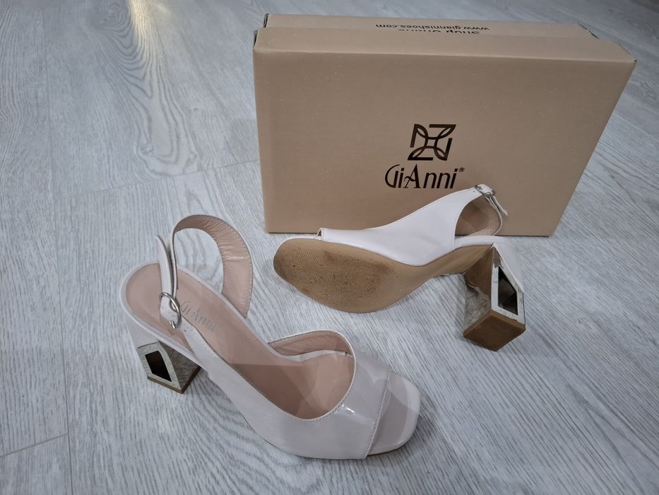 Дамски сандали GiAnni