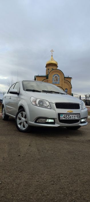 Продам хорошую машину