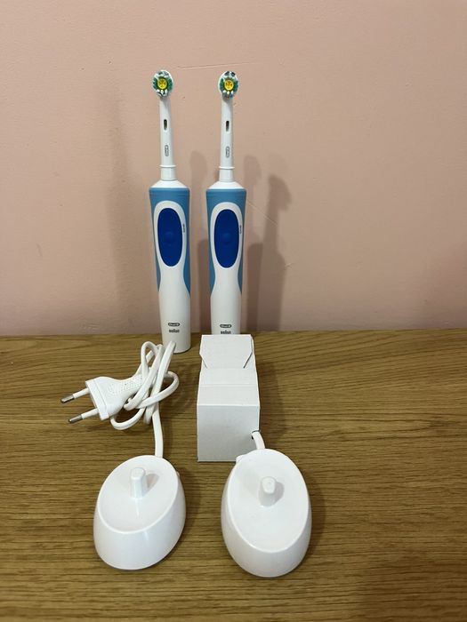 2бр - 59лв - Четки за зъби Oral-B Vitality 100