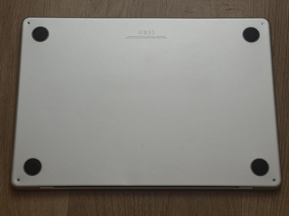 Apple Macbook Air M2 pentru piese sau recarosare