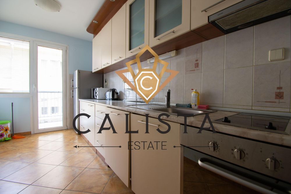 Дава се под наем Тристаен апартамент в София, Лозенец - 135 кв.м за 700 € - Снимка #1