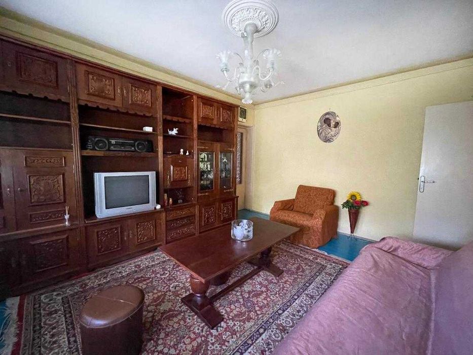 Inchiriez 1  camera (dormitor)