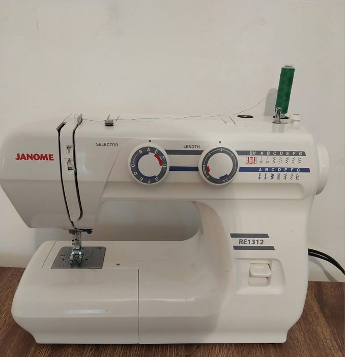 Продается швейная машинка