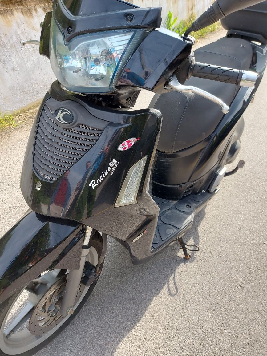 Скутер kymco people