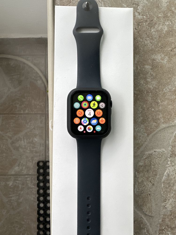 Apple watch SE gen 2 44 mm