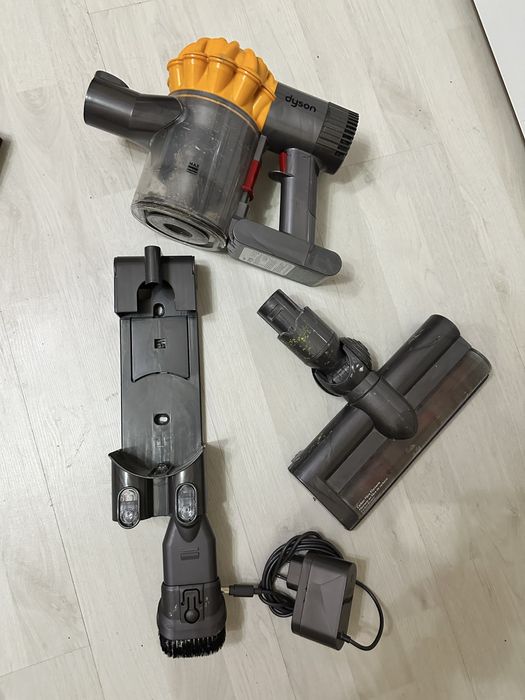 Aspirator dyson doua buc