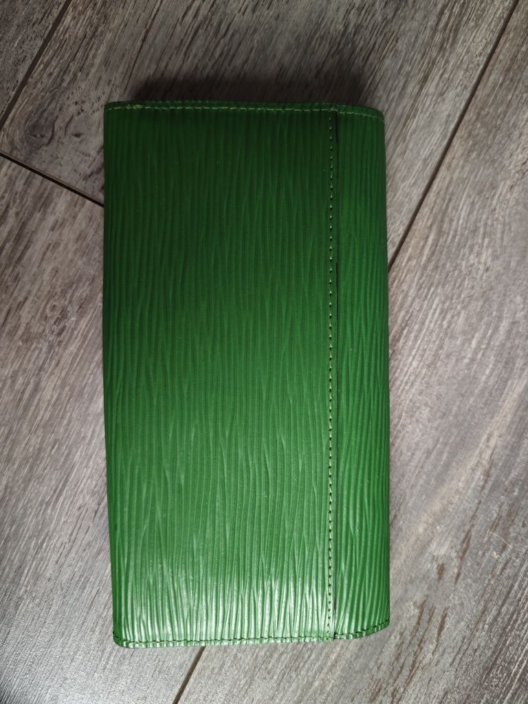 Винтидж Дамски портфейл Louis Vuitton Epi Green Sarah Wallet
