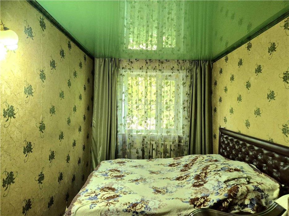 Продам 2 комн квартиру по пр Мира возле маг ЕВРАЗИЯ.