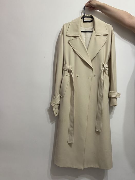 Плащ белый, плащ