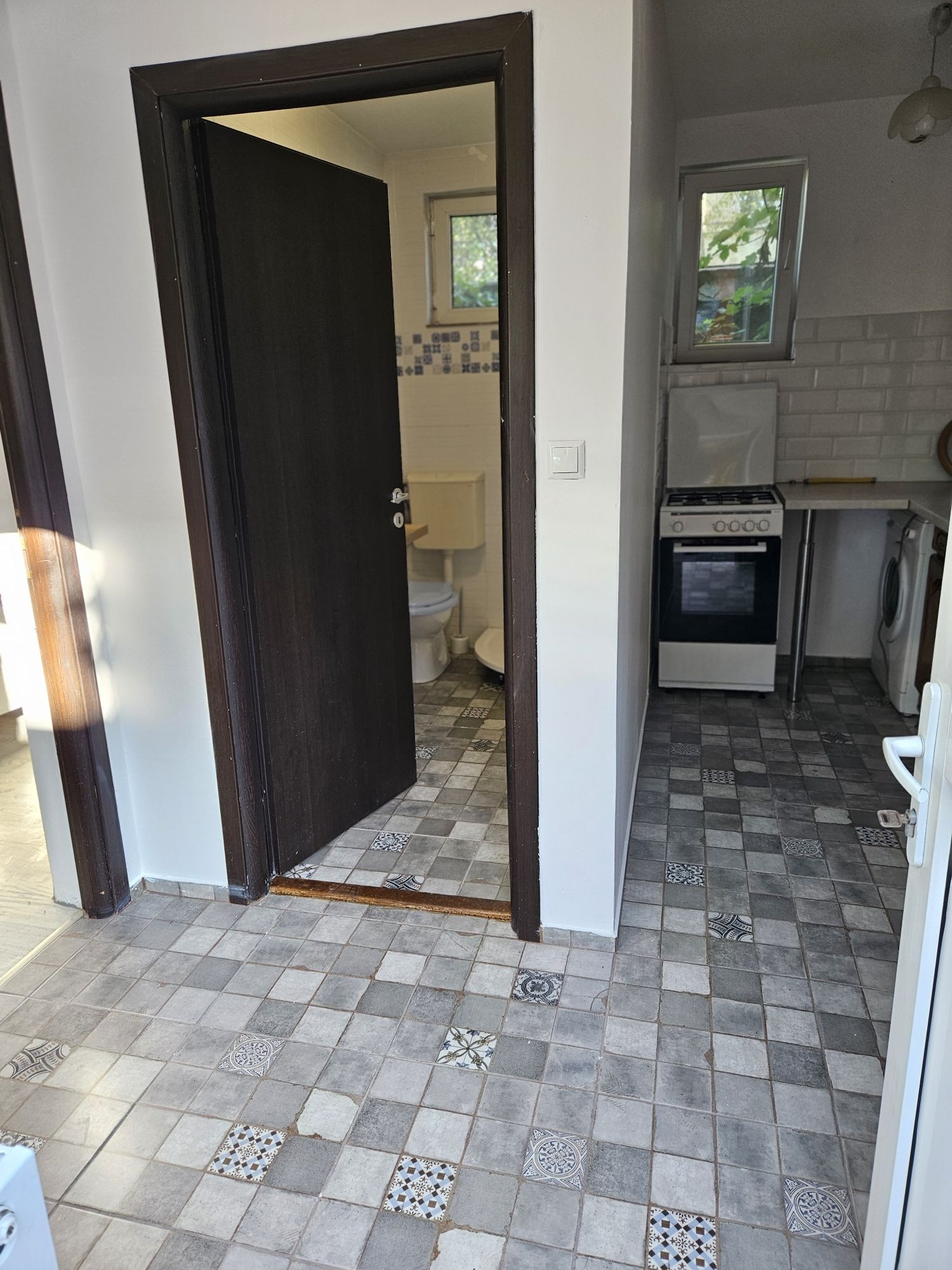 Casa cu doua camere de inchiriat