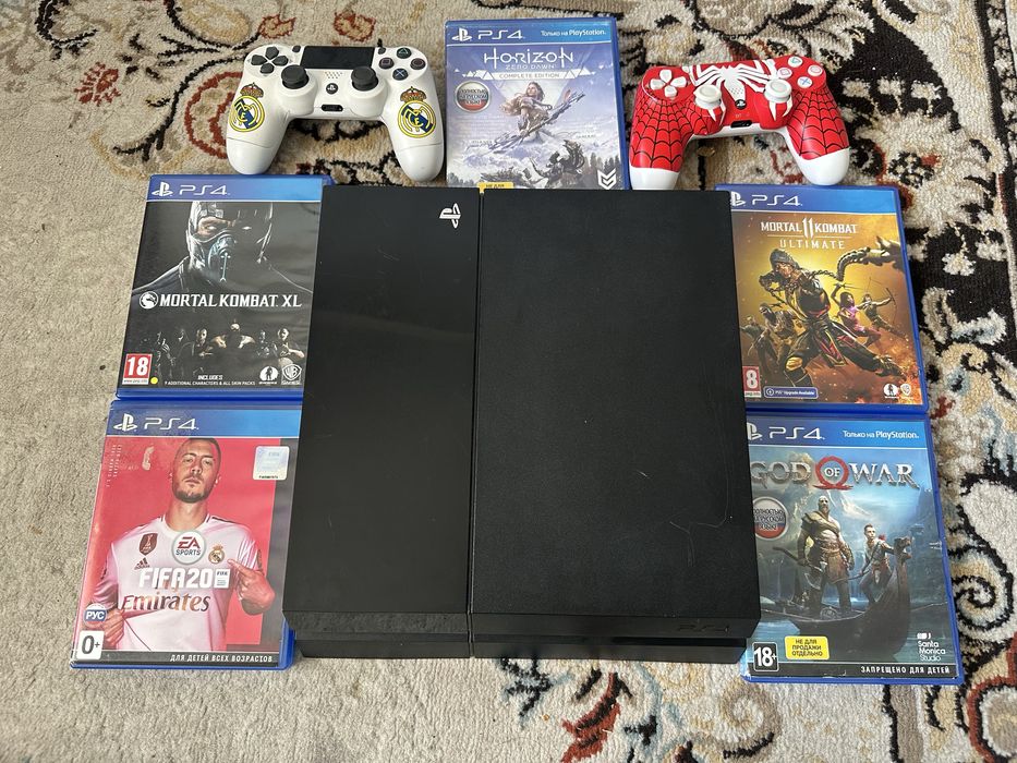 Продам sony play station 4 FAT 500gb с играми