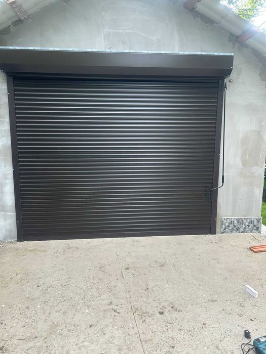 Usi  garaj rulou Sebe
